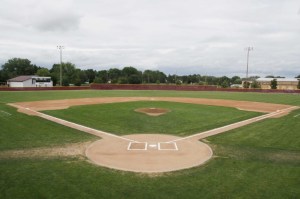 LS_Beerleague-baseball